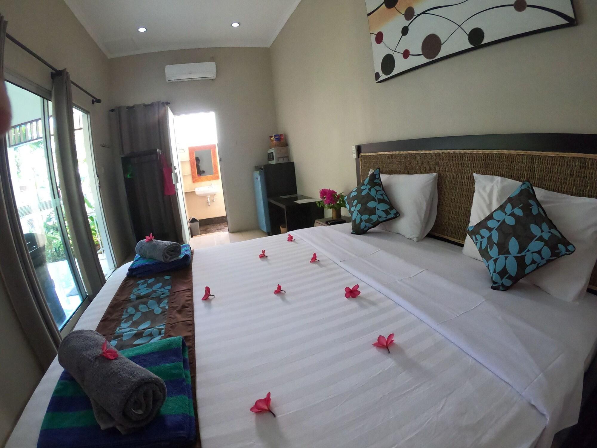 Gili Palms Resort Gili Trawangan Exterior photo