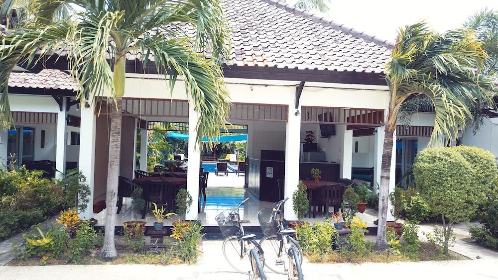 Gili Palms Resort Gili Trawangan Exterior photo